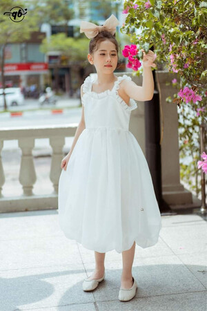 Váy trắng hai dây phồng  đính ngọc (Size 66 - 100)
