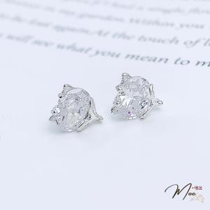 K101 - Khuyên tai hồ ly đá