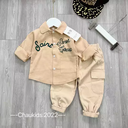 Product image - 202- BỘ SƠ MI DÀI CHỮ TRƯỚC NGỰC