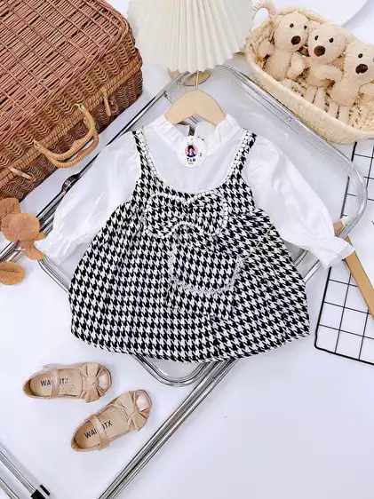 Product image - VÁY CARO PHỐI ÁO TRẮNG KÈM TÚI