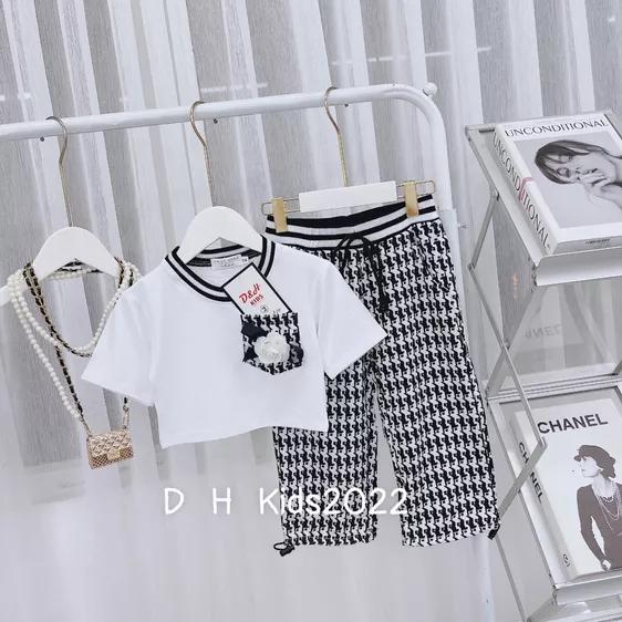 Product image - 620- BỘ BÉ GÁI TÚI CÓ BÔNG HOA TRẮNG