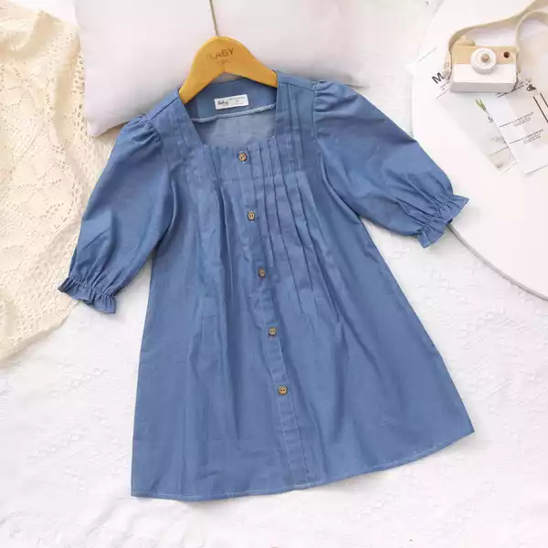 Váy cổ vuông xếp ly trước