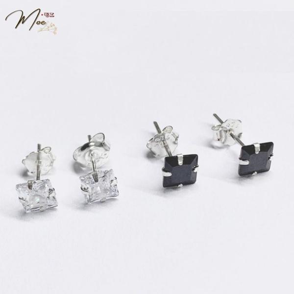 K83 - Khuyên tai nụ đá vuông đen hoặc trắng