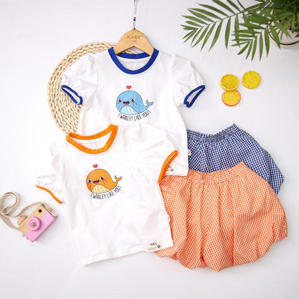 Set áo thun in hình kèm quần kẻ bom