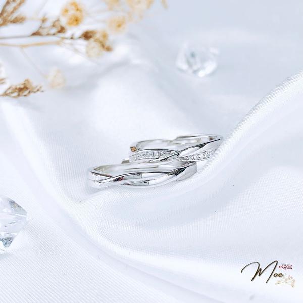 ĐN62 - Nhẫn đôi sóng nước vô cực đá chéo freesize