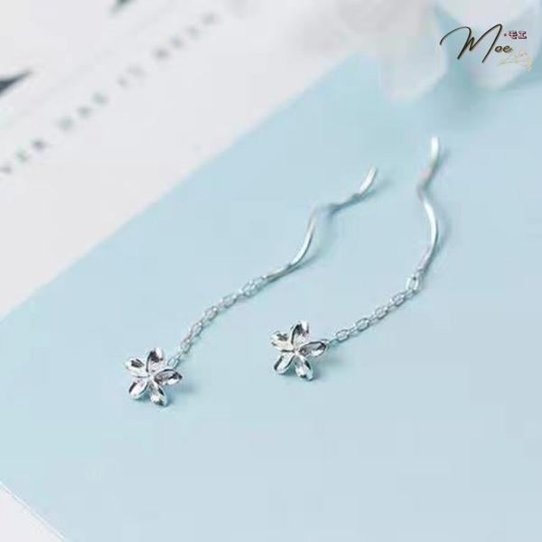 K64 - Khuyên hoa dải xoắn