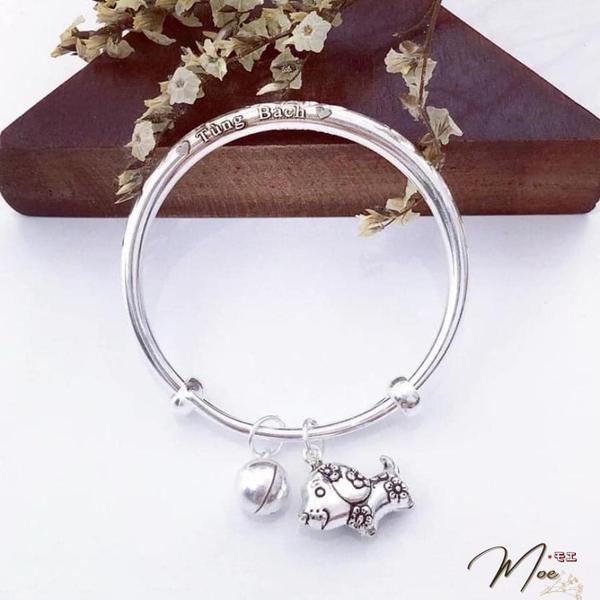 B42 - Vòng cứng khắc tên kèm chuông và charm con giáp