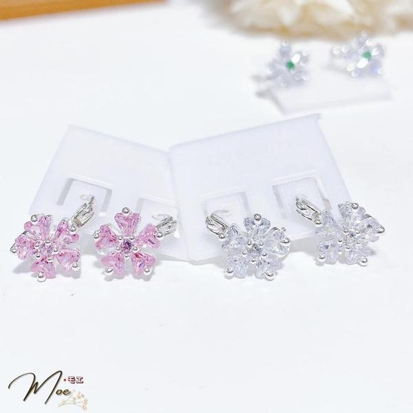 B33 - Khuyên tai hoa đào bấm