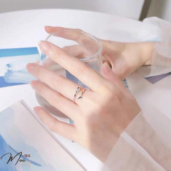 N28 - Nhẫn cá heo hở