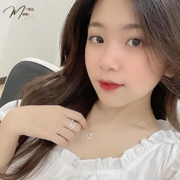 D5 - Dây chuyền trăng trắng