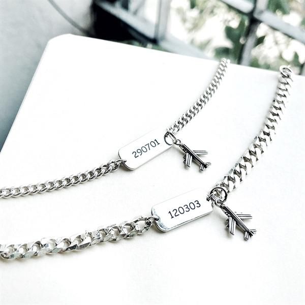 ĐT29 - Lắc tay đôi máy bay bảng chữ