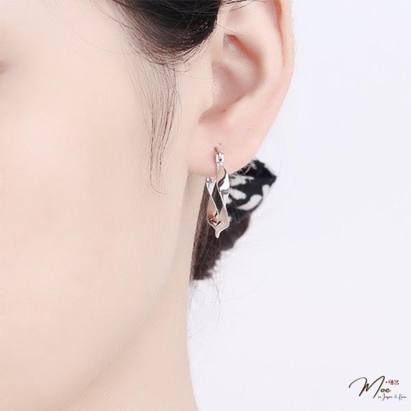 K228 - Khuyên tai bấm xoắn mảnh cá tính