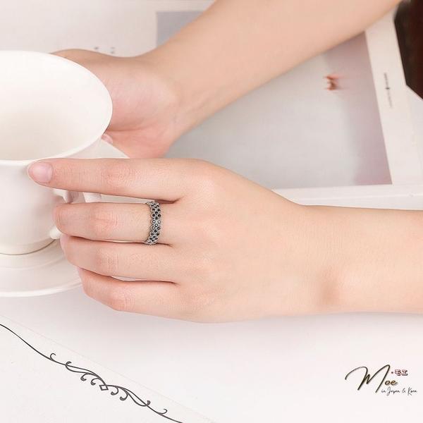 N130 - Nhẫn cỏ 4 lá sơn đen liền cá tính