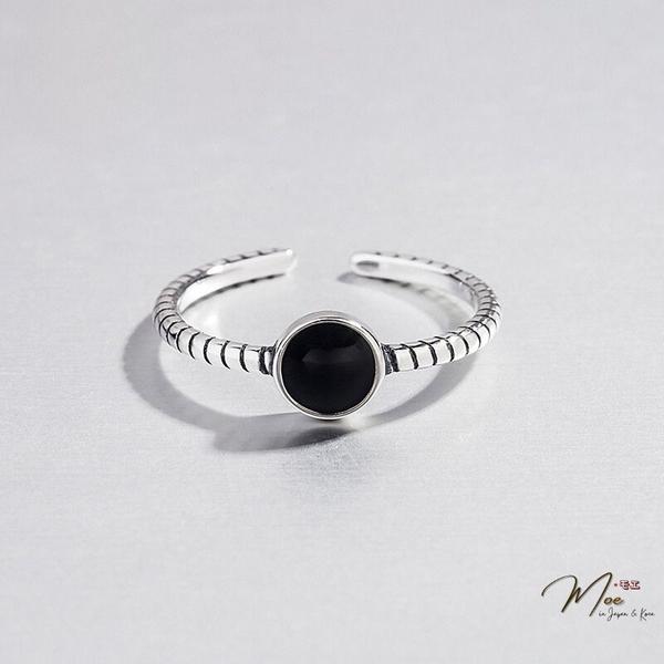 N120 - Nhẫn mặt tròn đen viền xoắn freesize