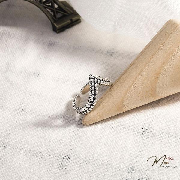 N133 - Nhẫn da rắn đỉnh nhọn sơn đen