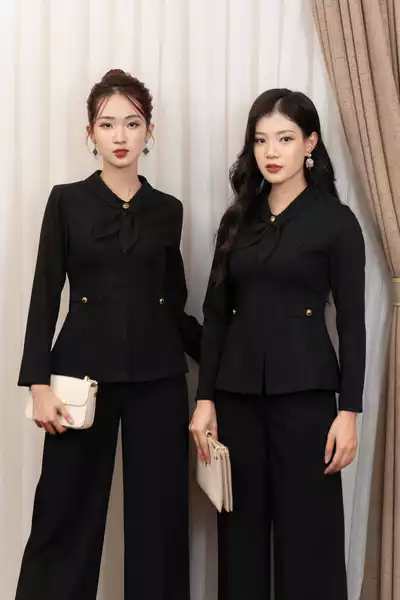 ÁO KÝ GIẢ CỔ NƠ - HELEN TOP màu ĐEN