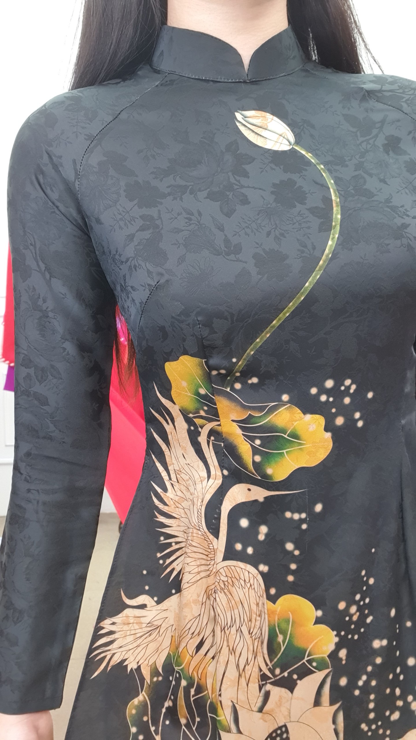 A2413 áo dài gấm tà to cổ cao tay dài nền đen hoa sen chim hạc_thumbnail_1