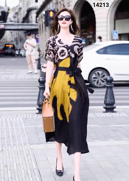 14213-Đầm suông cổ tròn in họa tiết cổ điển kèm dây thắt eo (voan,lót)_thumbnail_0