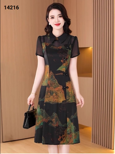 14216-Đầm suông A cổ bẻ  kết nút cách tân (lụa in, phối voan)_thumbnail_0