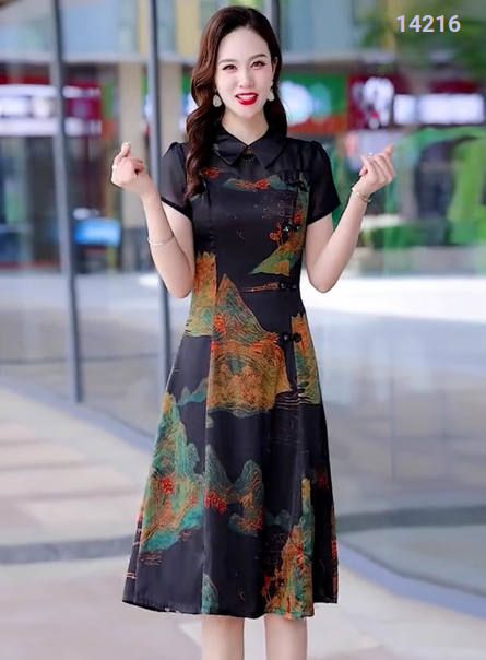 14216-Đầm suông A cổ bẻ  kết nút cách tân (lụa in, phối voan)_thumbnail_1