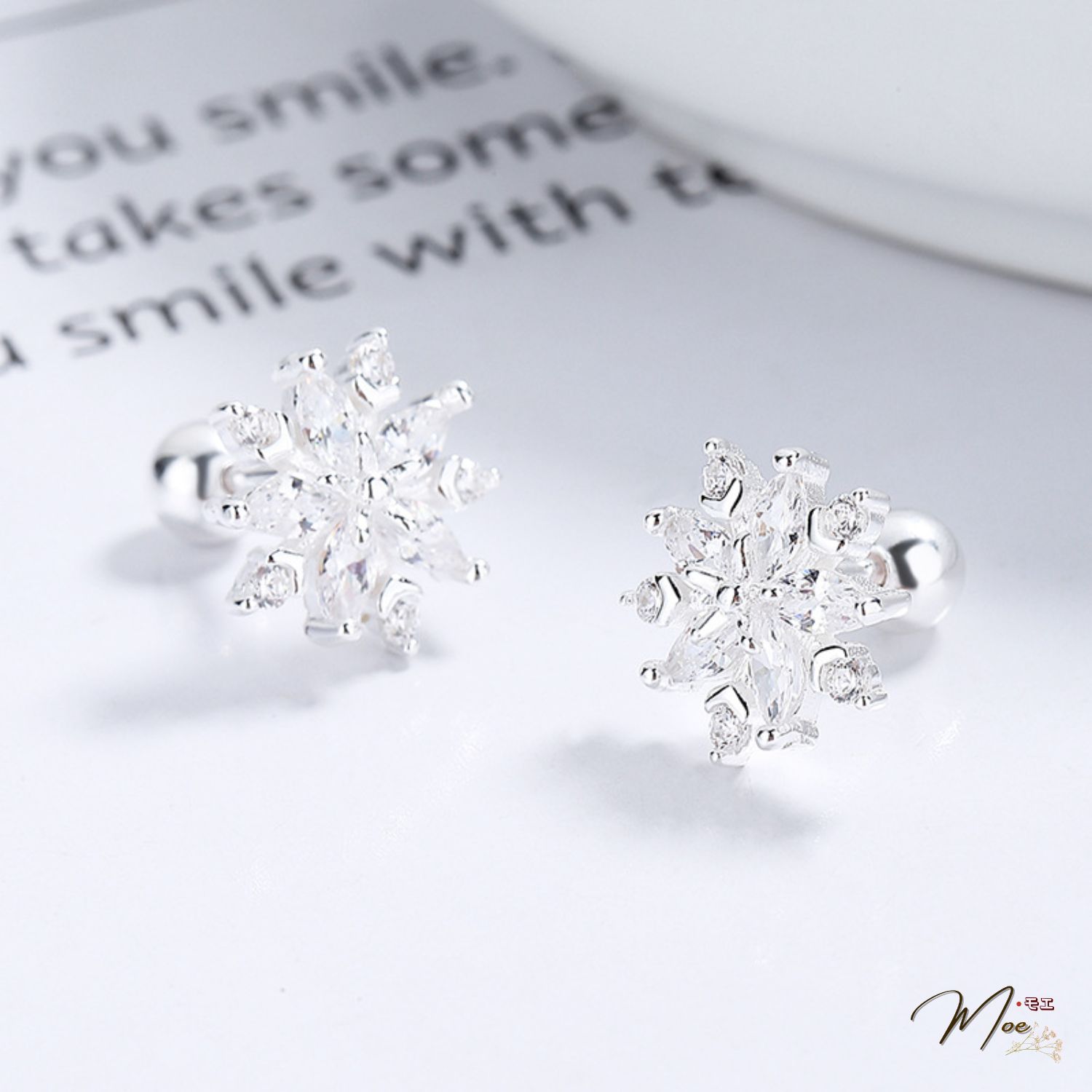 K251 - Khuyên tai hoa tuyết pha lê kim cương