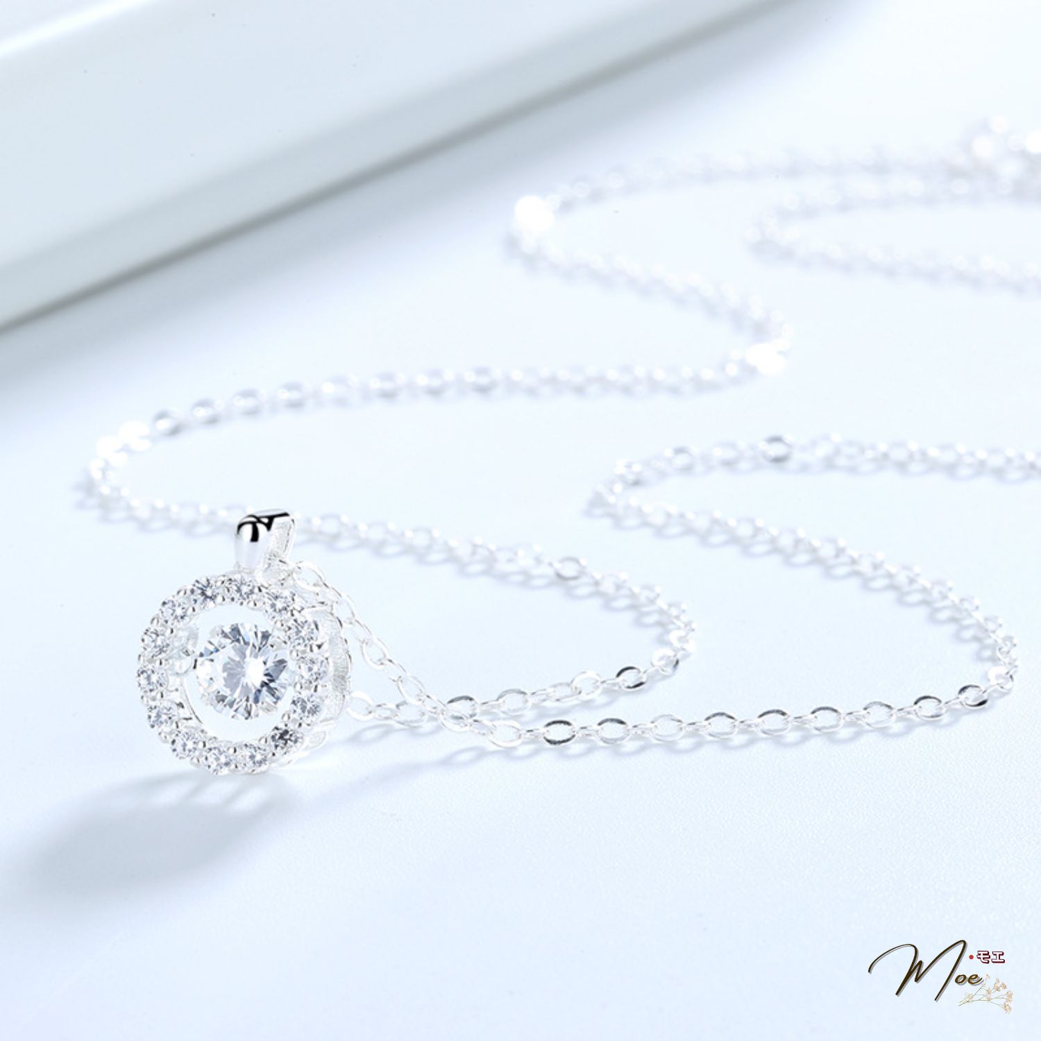 D212 - Dây chuyền đá chủ tròn pha lê