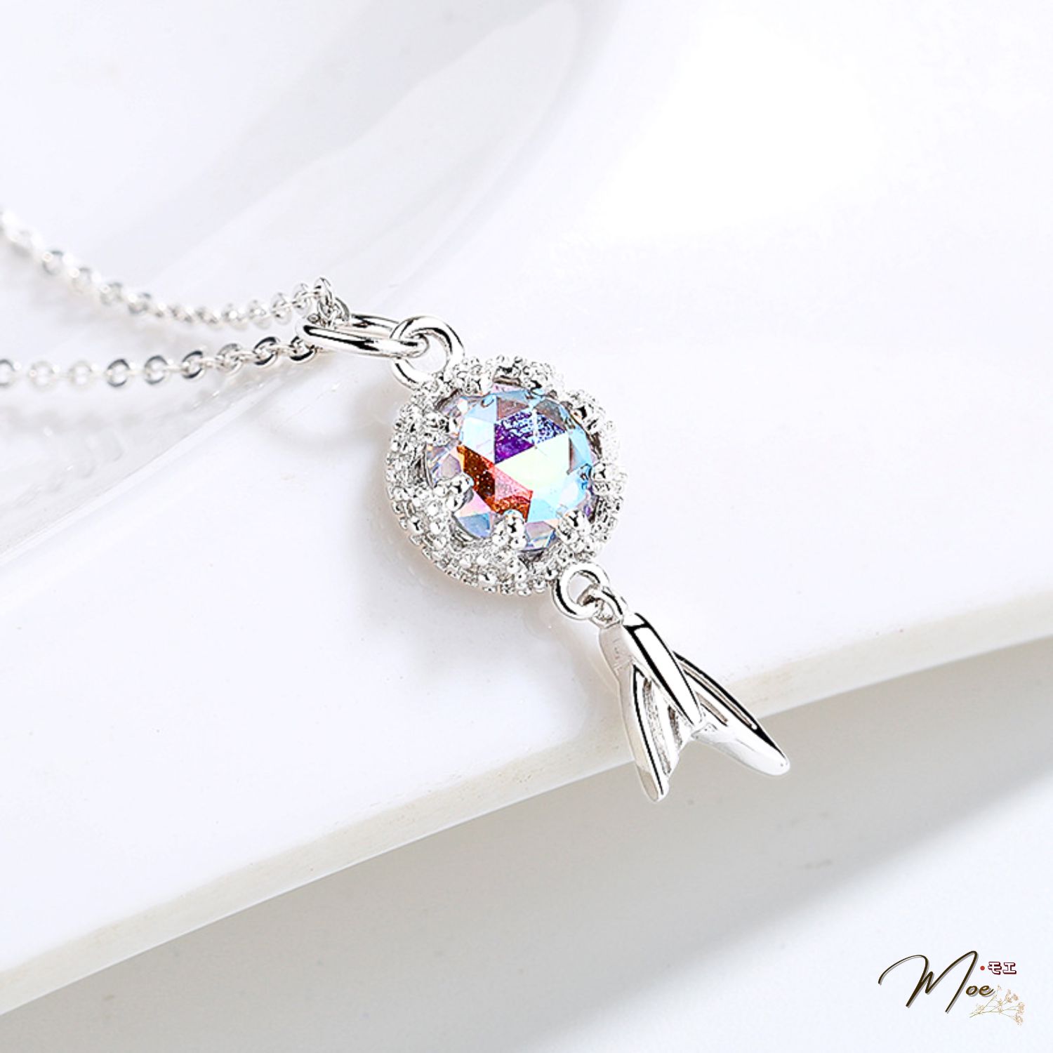 D213 - Dây chuyền moonstone đuôi cá pha lê