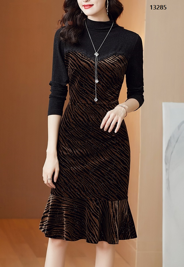 13285-Đầm body đuôi cá tay dài họa tiết sọc vằn(thun nhung ) (CÓ SHIP) _thumbnail_0