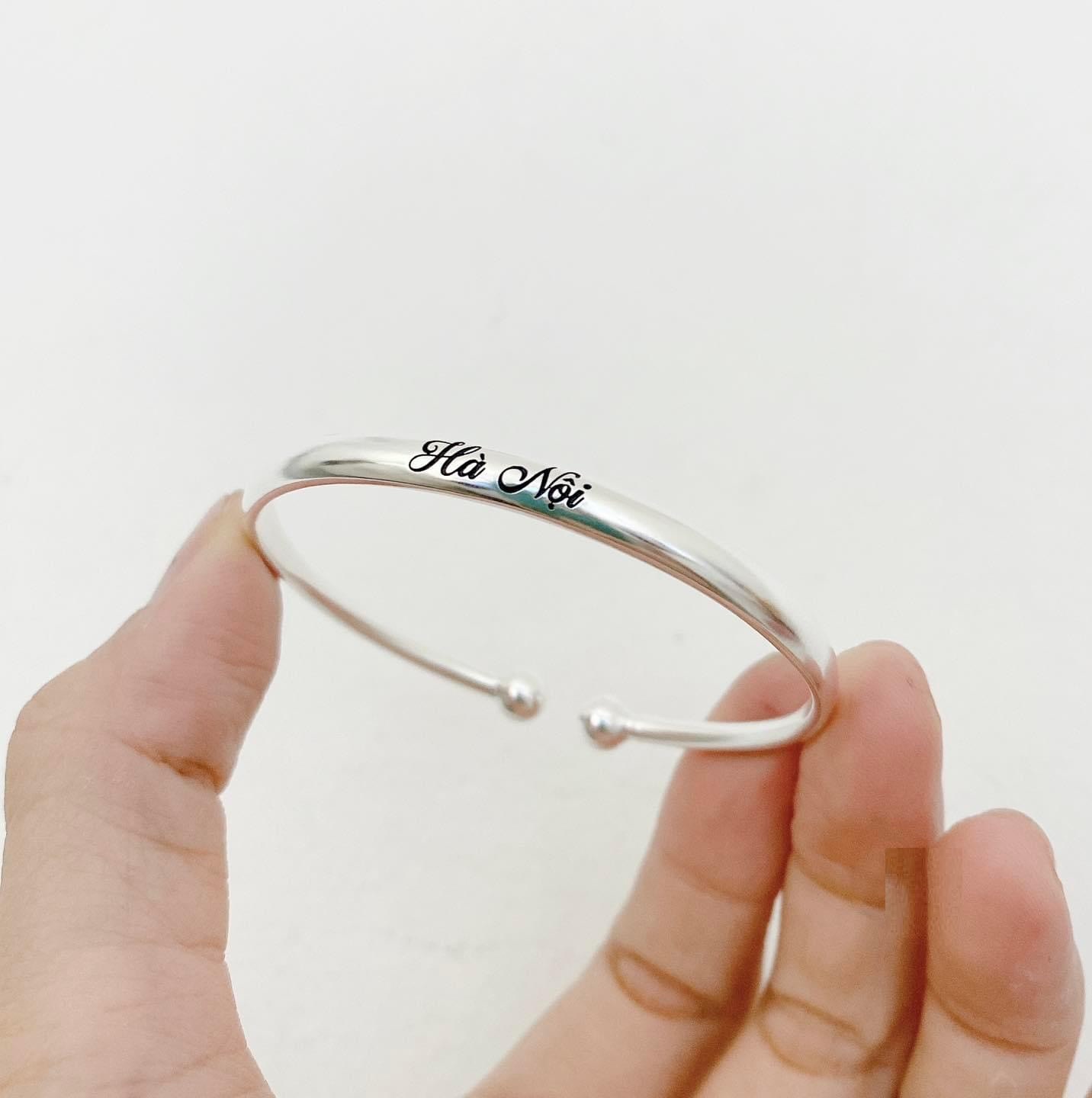 B62 - Lắc tay cho bé vòng cua khắc tên theo yêu cầu