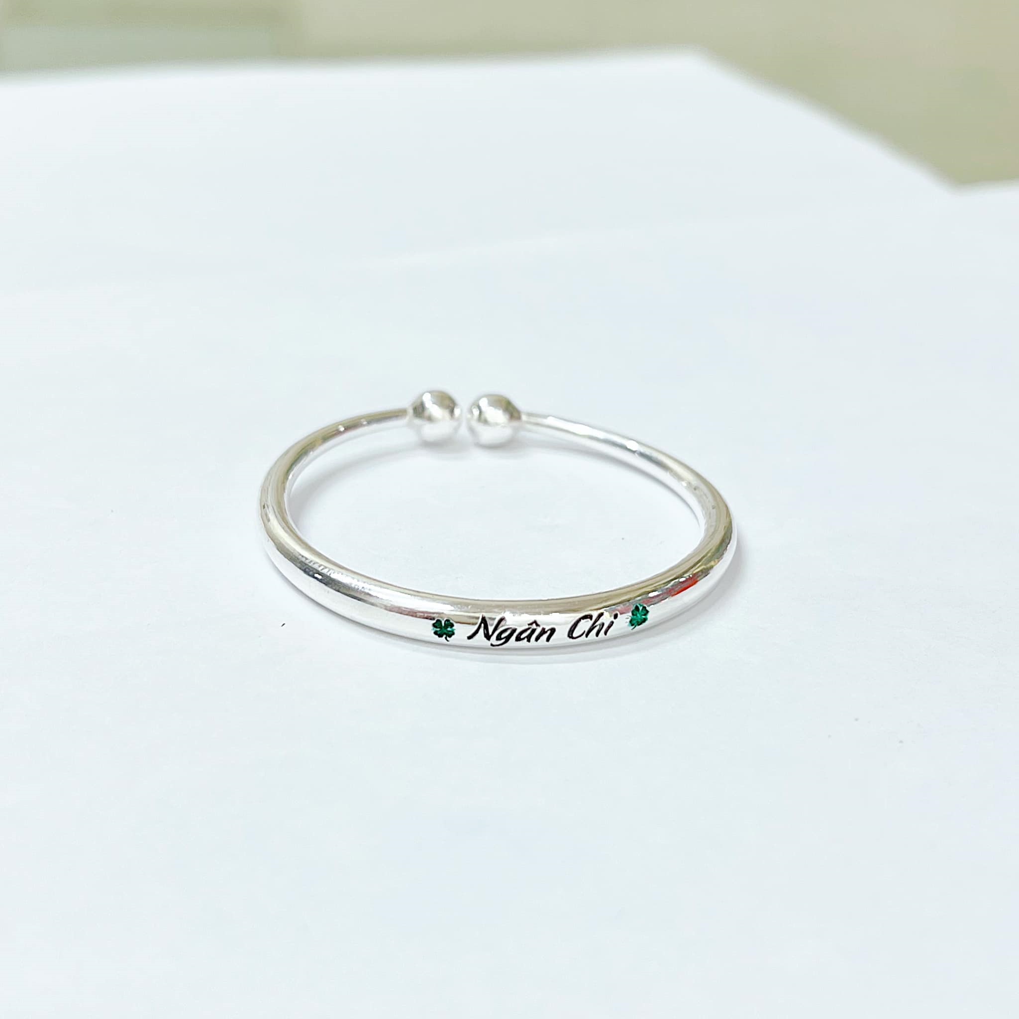 B62 - Lắc tay cho bé vòng cua khắc tên theo yêu cầu