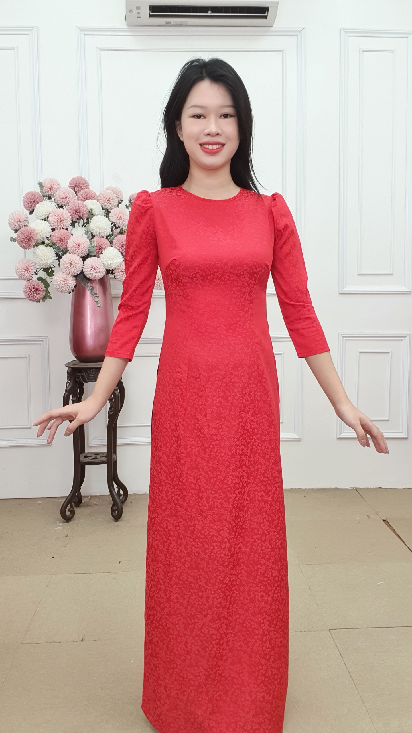 A2460 áo dài gấm đỏ tươi khít bồng_thumbnail_3