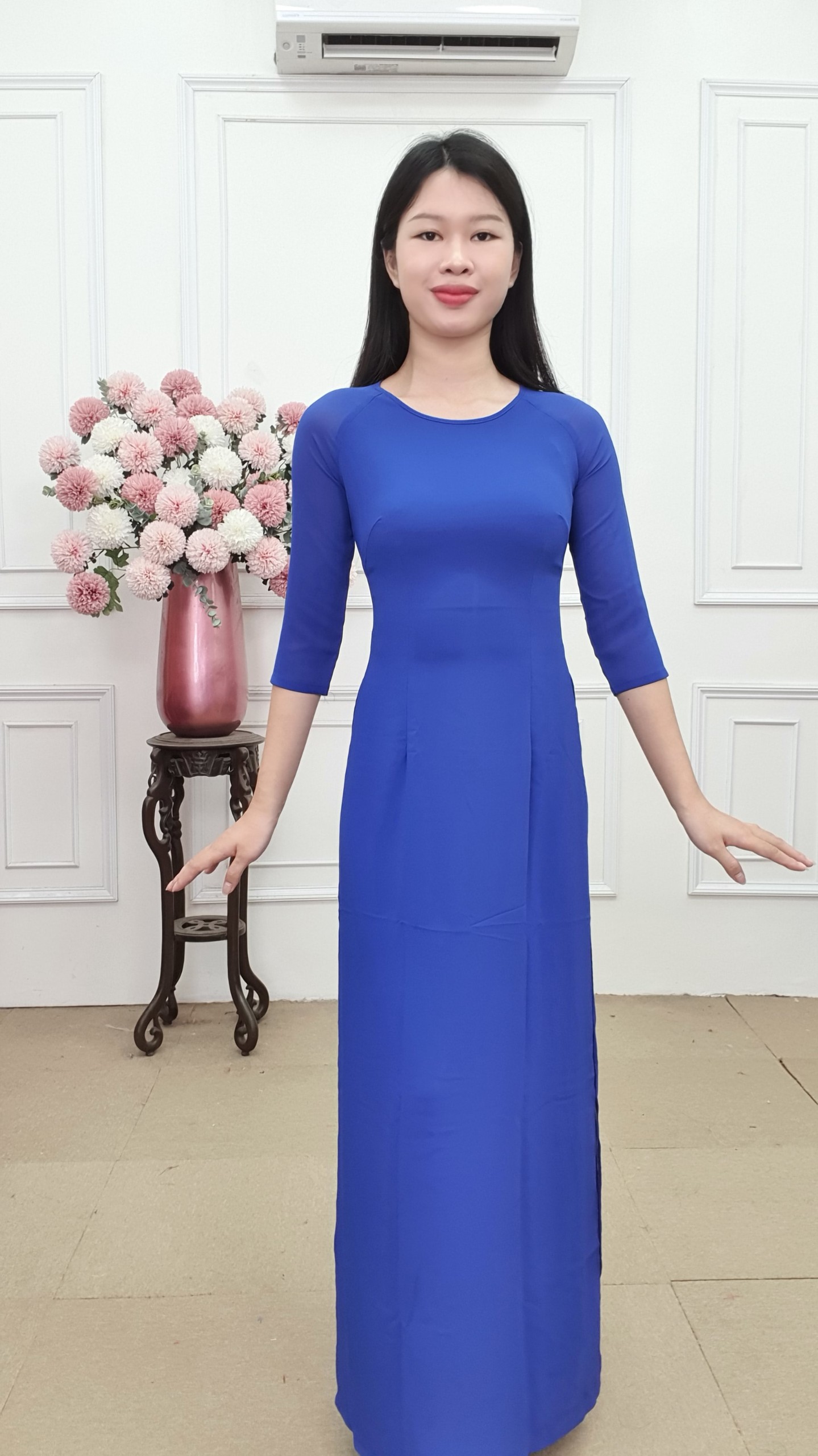 A829CT áo dài chiffon bốn tà xanh côban cổ tròn_thumbnail_3