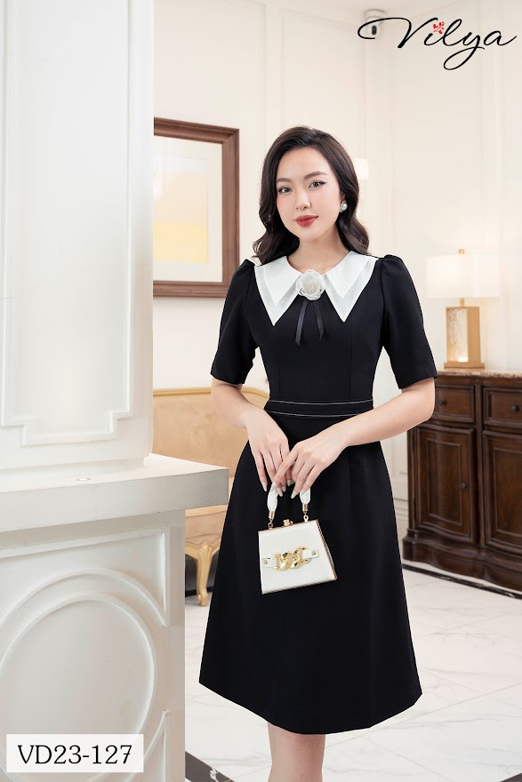 Đầm A đen cổ phối trắng 2 tầng