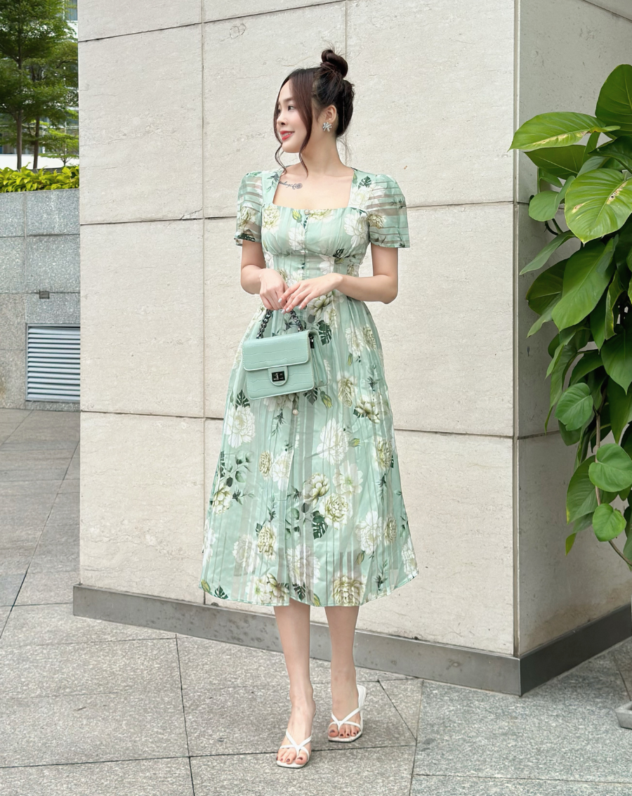 Đầm xòe họa tiết hoa mẫu đơn tay cánh tiên