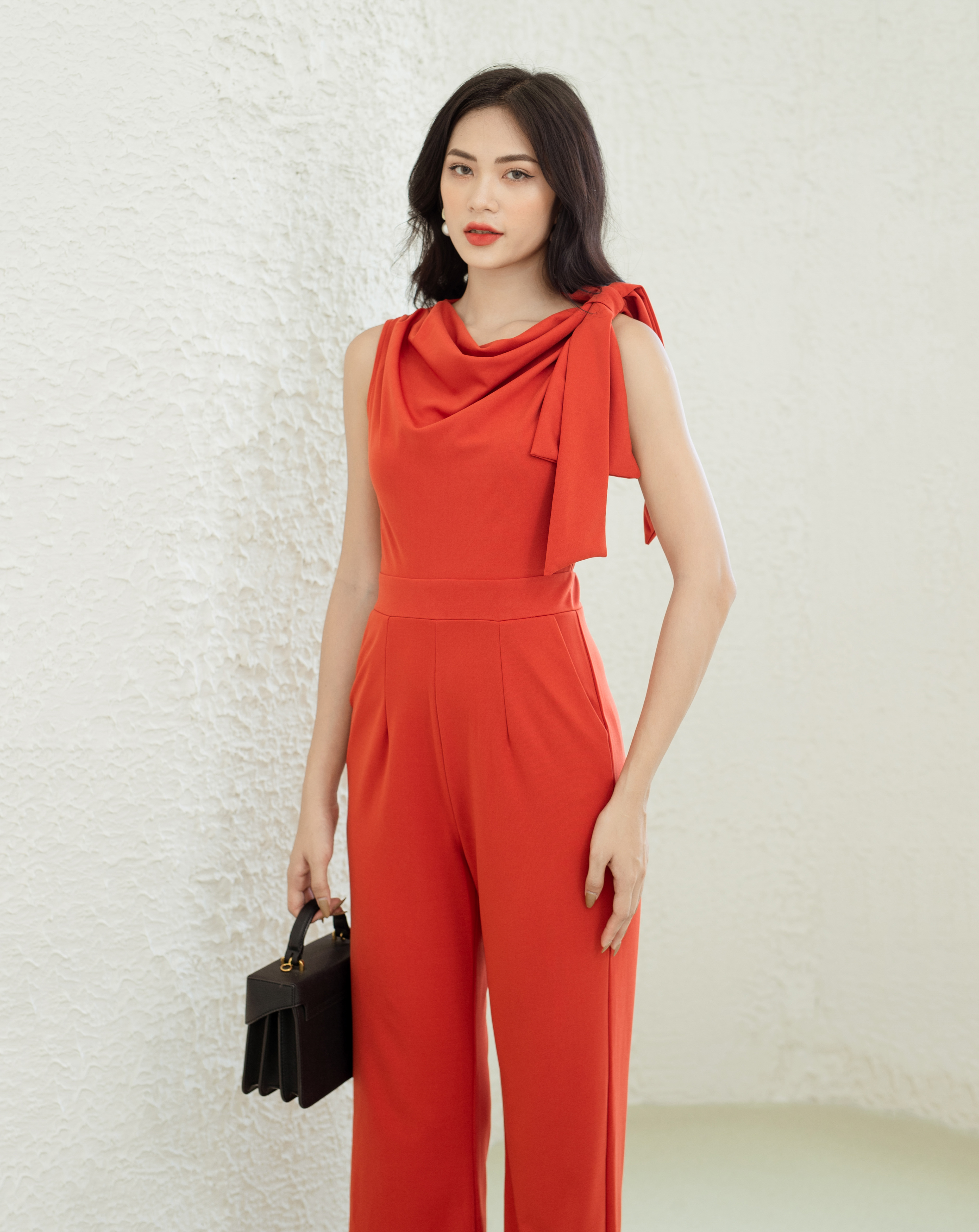 Jumpsuit dài cổ đỗ nơ vai_thumbnail_3
