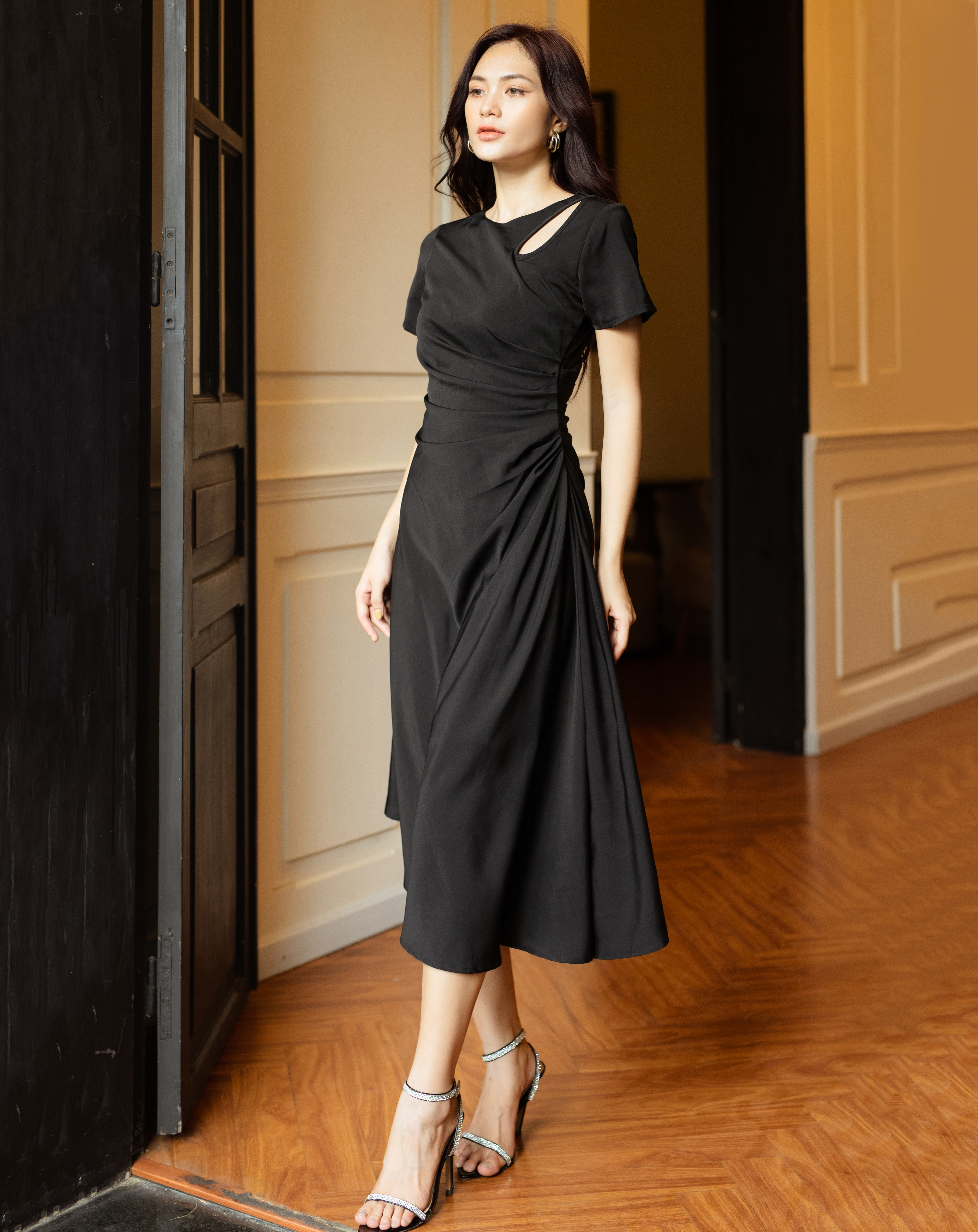 Đầm xòe xếp ly eo cổ giọt nước_thumbnail_1