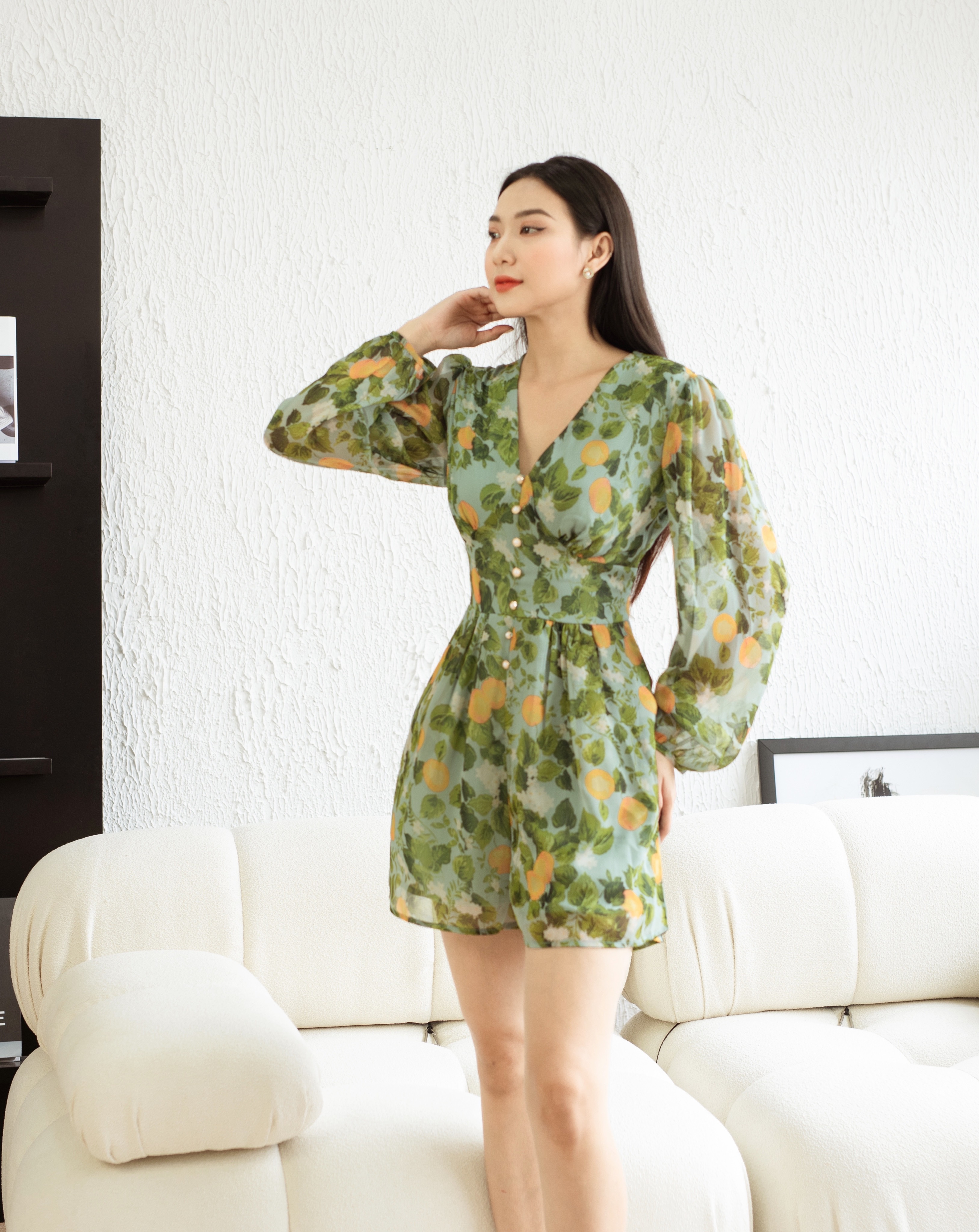 Jumpsuit ngắn họa tiết tay dài phối nút_thumbnail_7