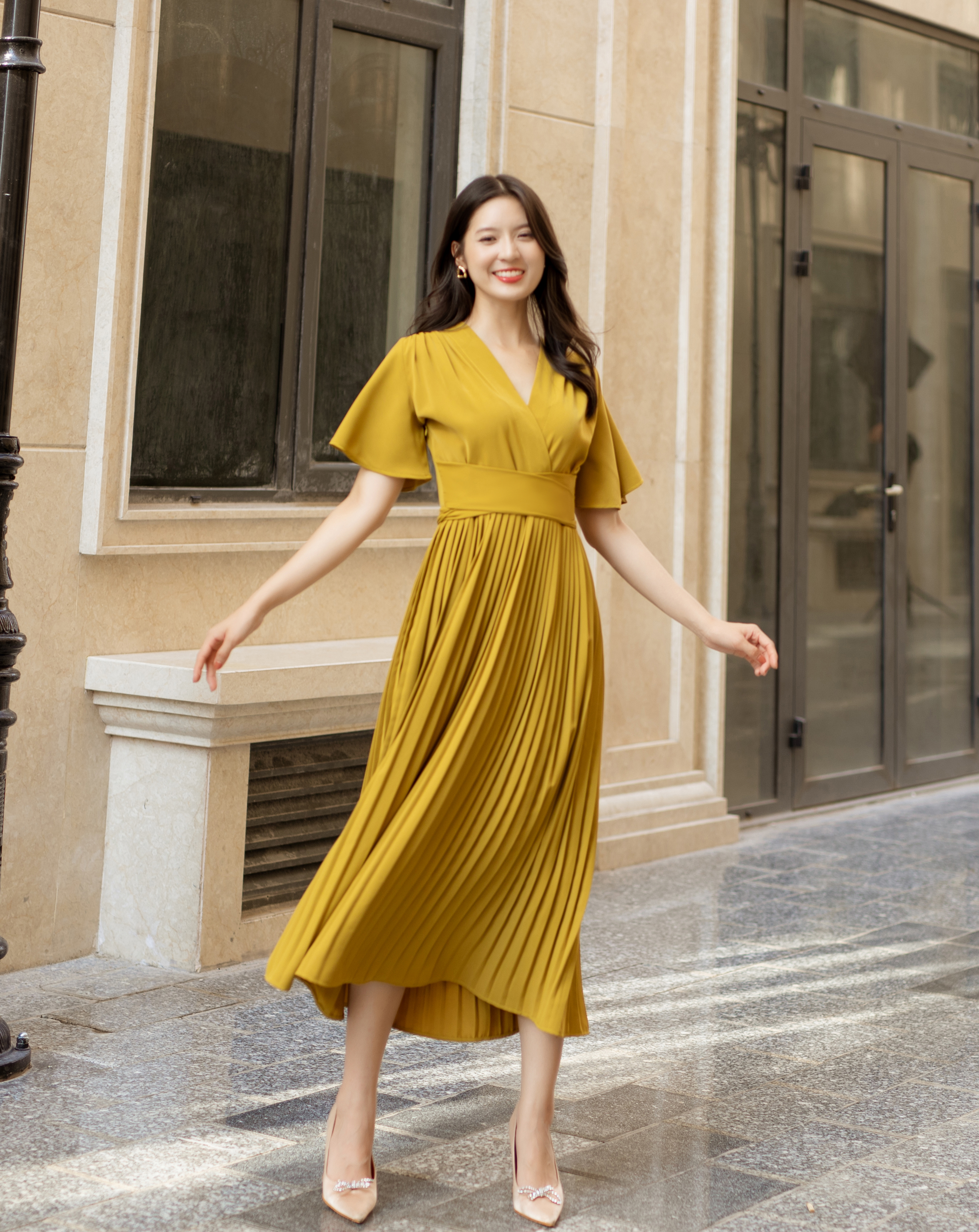 Váy xòe xếp ly cổ V tay cánh tiên_thumbnail_7