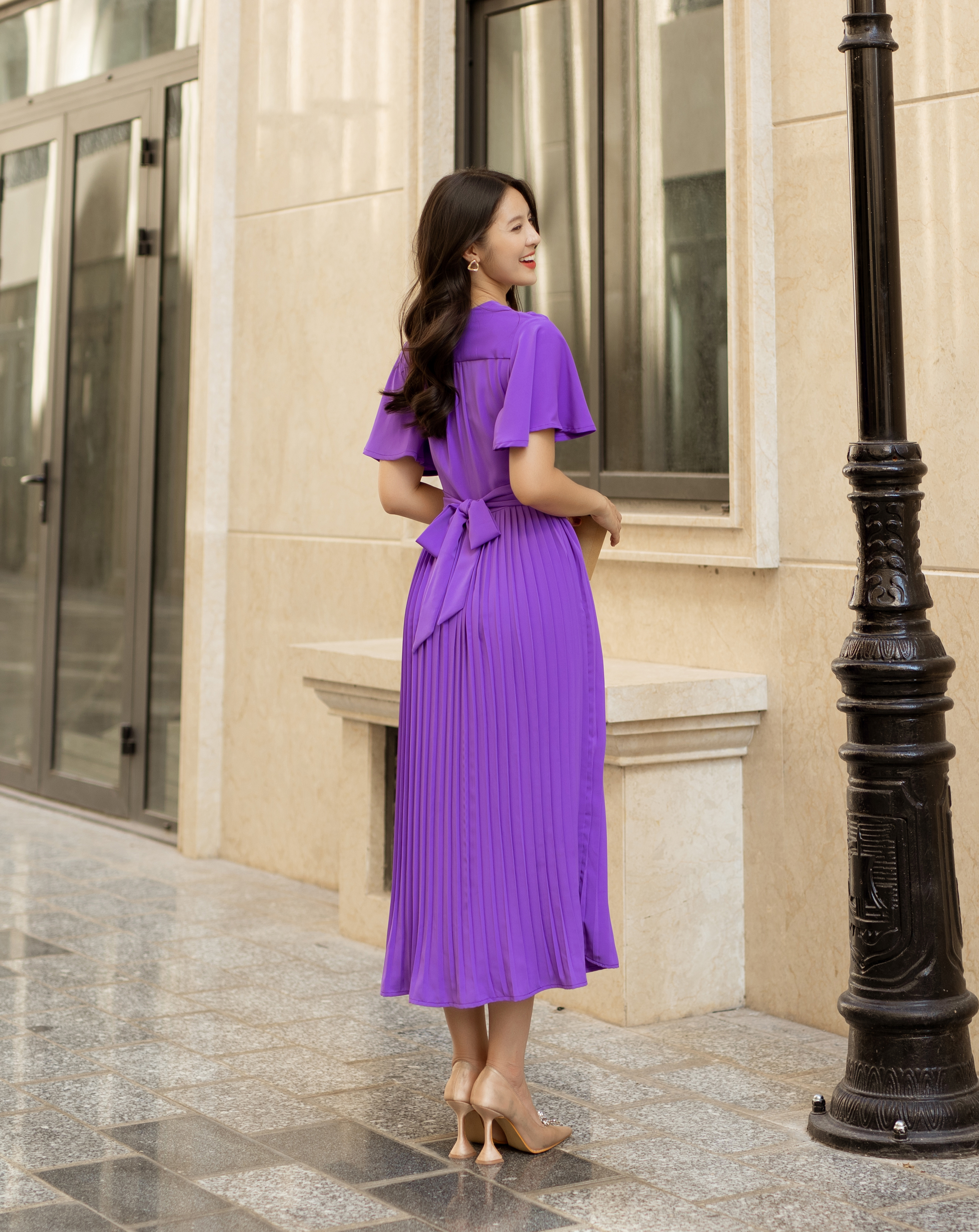 Váy xòe xếp ly cổ V tay cánh tiên_thumbnail_14