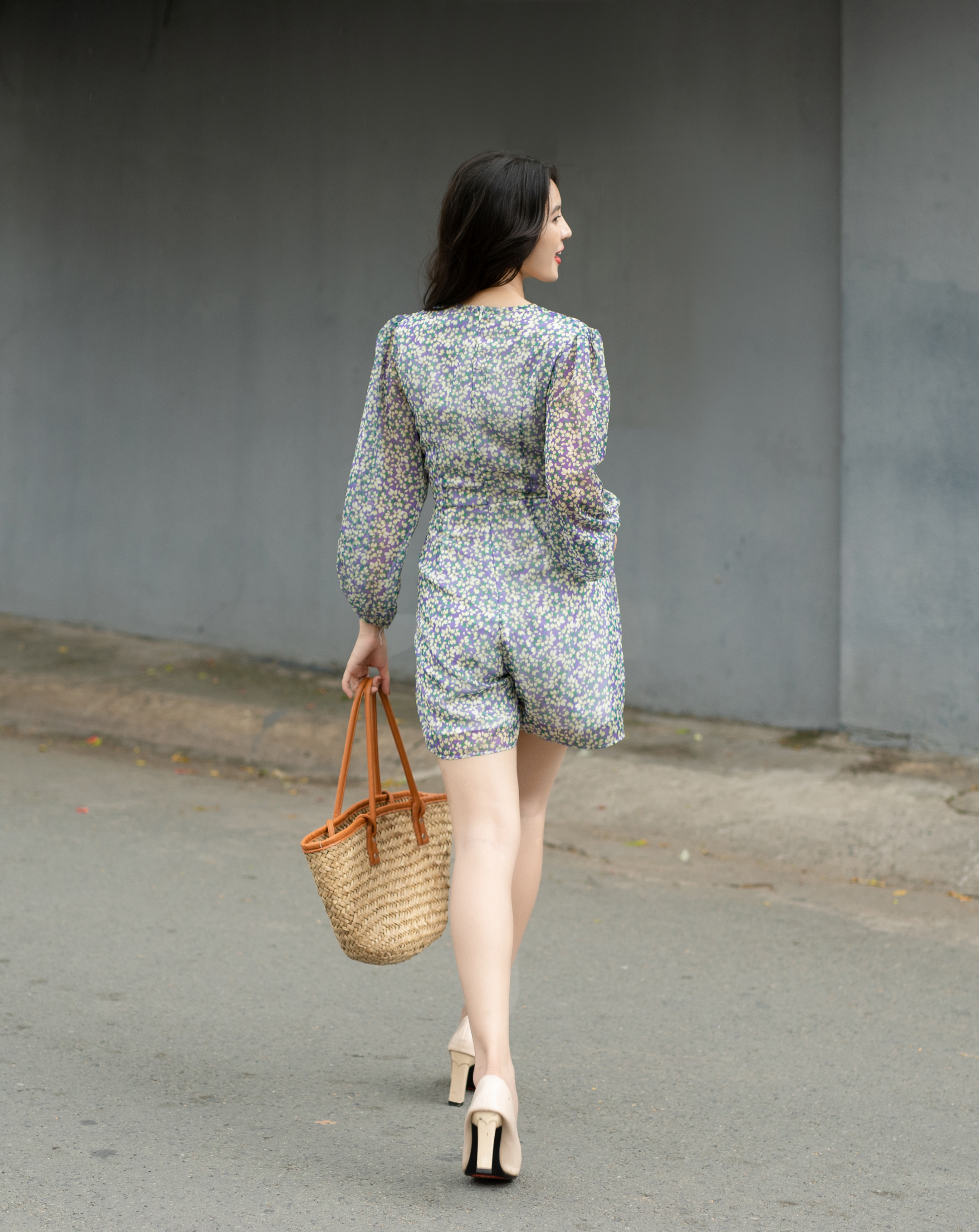 Jumpsuit ngắn họa tiết tay dài phối nút_thumbnail_5