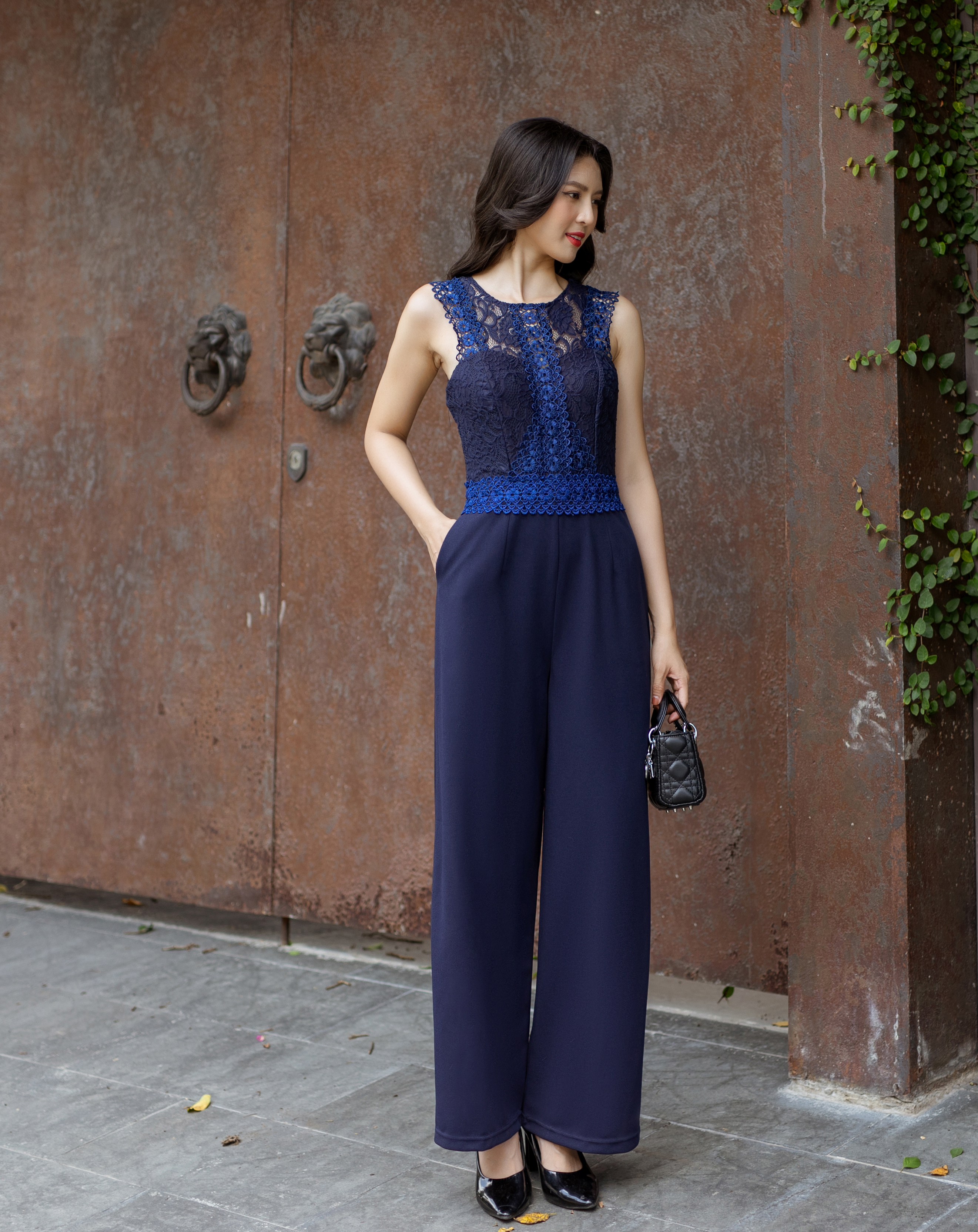 Jumpsuit dài ống rộng cổ tròn phối ren_thumbnail_12