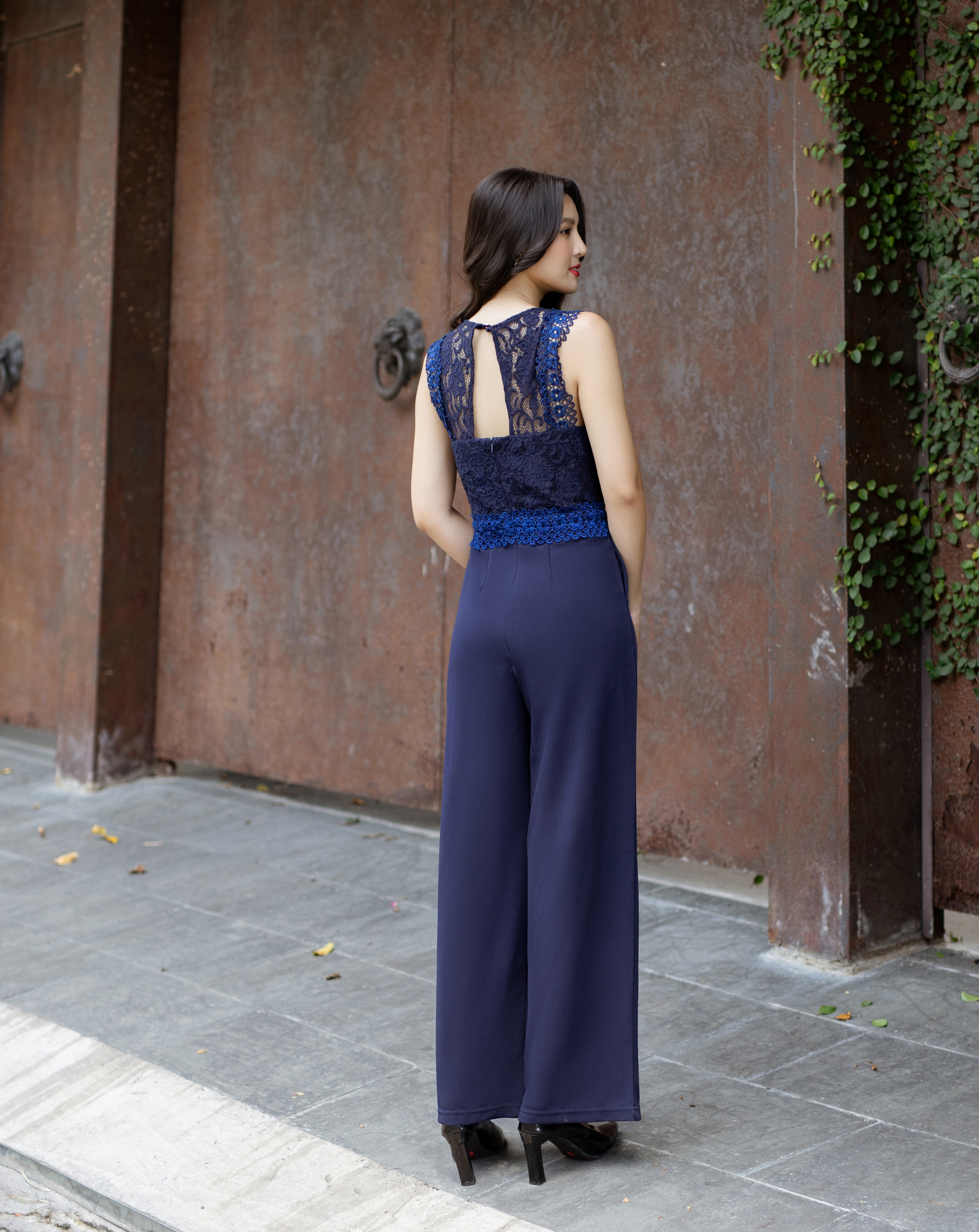 Jumpsuit dài ống rộng cổ tròn phối ren_thumbnail_15