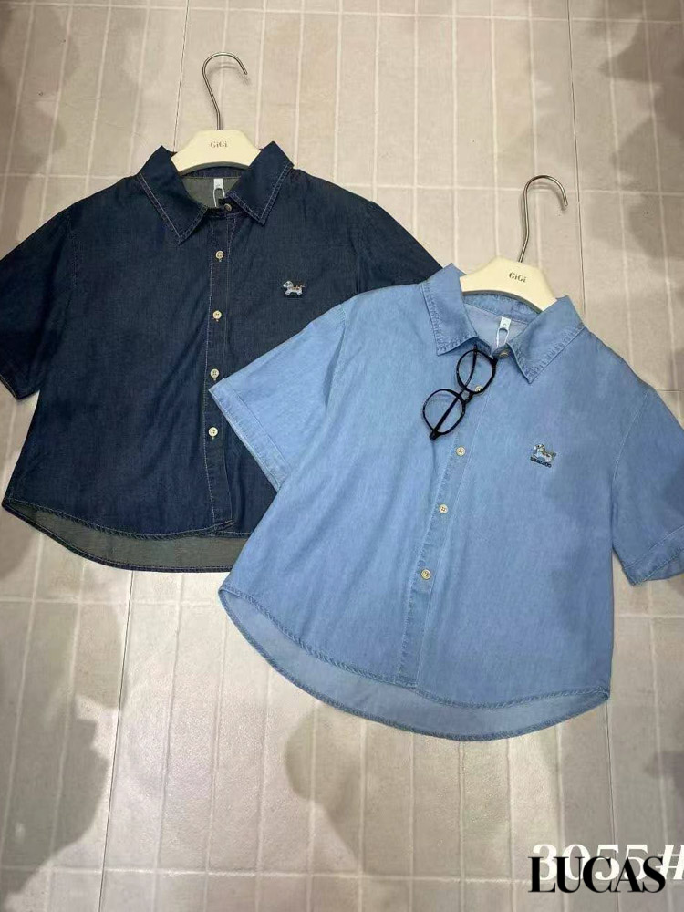 Áo sơ mi denim cộc tay cổ bẻ thêu ngực 1 bên ngực cúc vàng