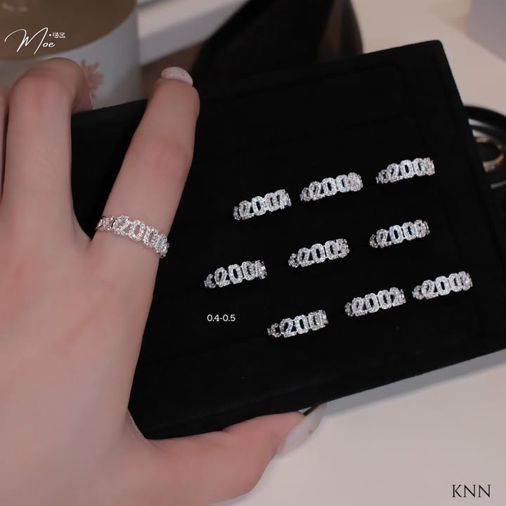 N178 - Nhẫn năm sinh đính đá