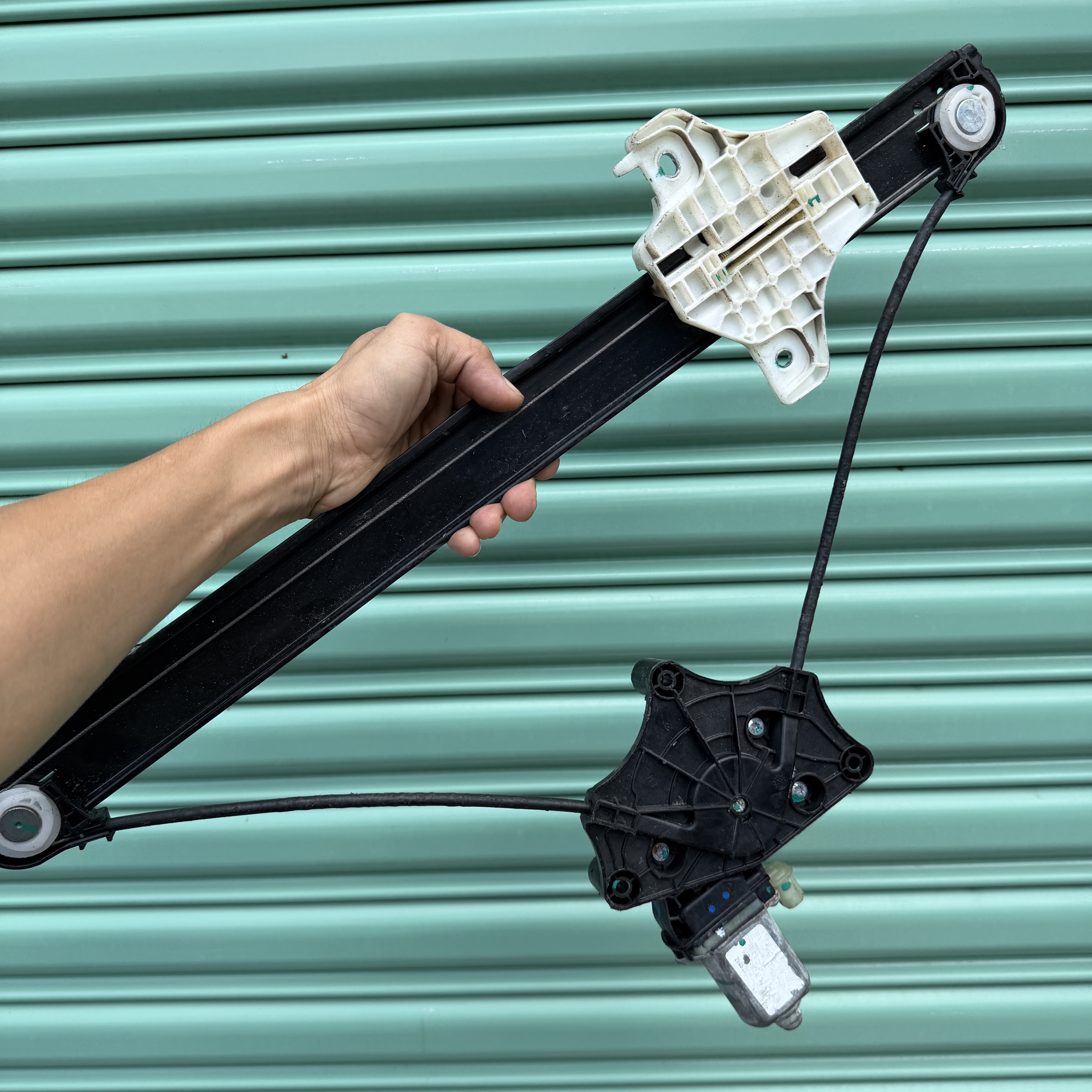 Bộ động cơ nâng hạ kính cửa xe ô tô 12v (hàng cũ)