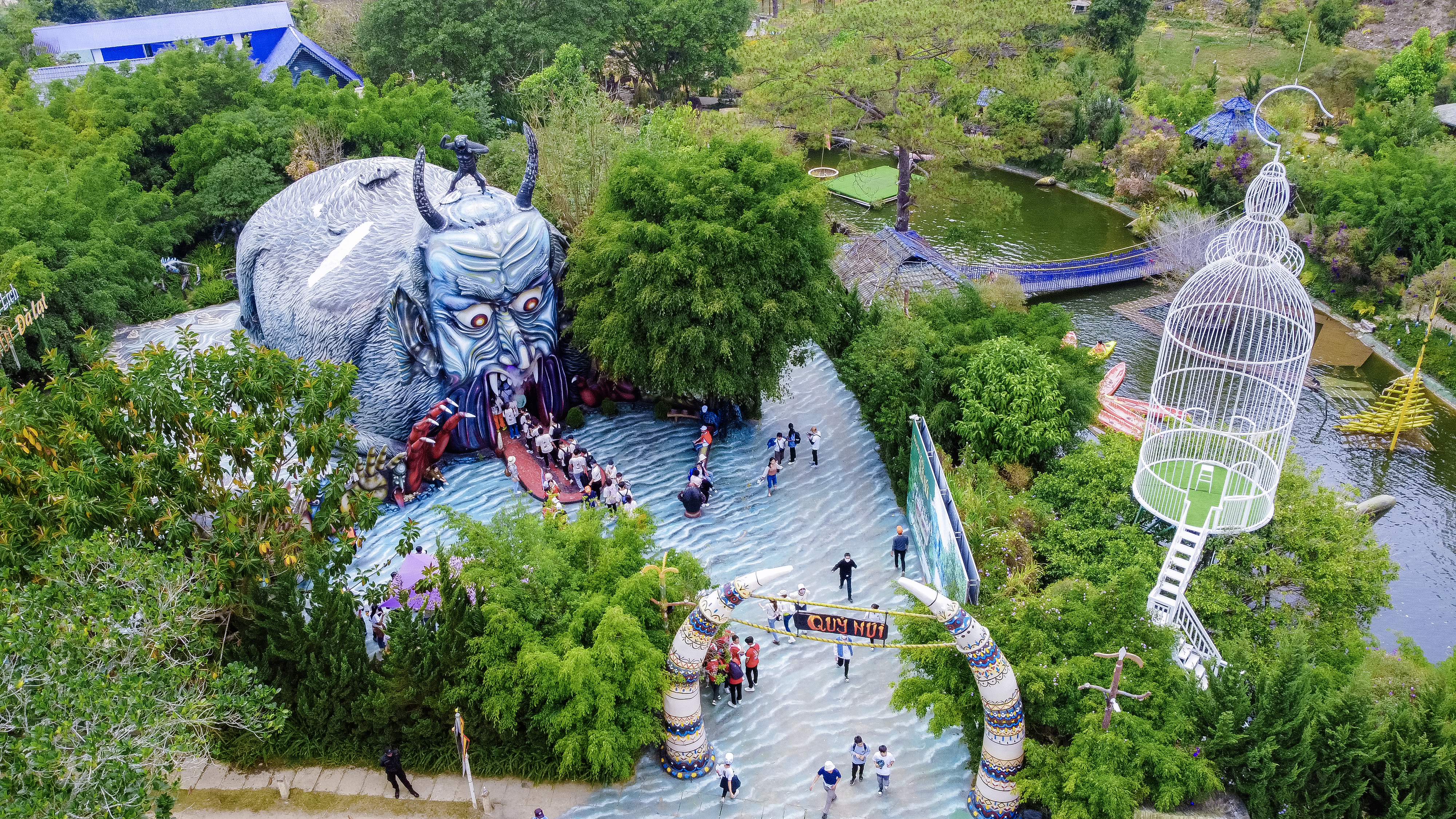 Quỷ Núi PiNi Đà Lạt – Khám Phá Vương Quốc Quỷ Hiền Lương