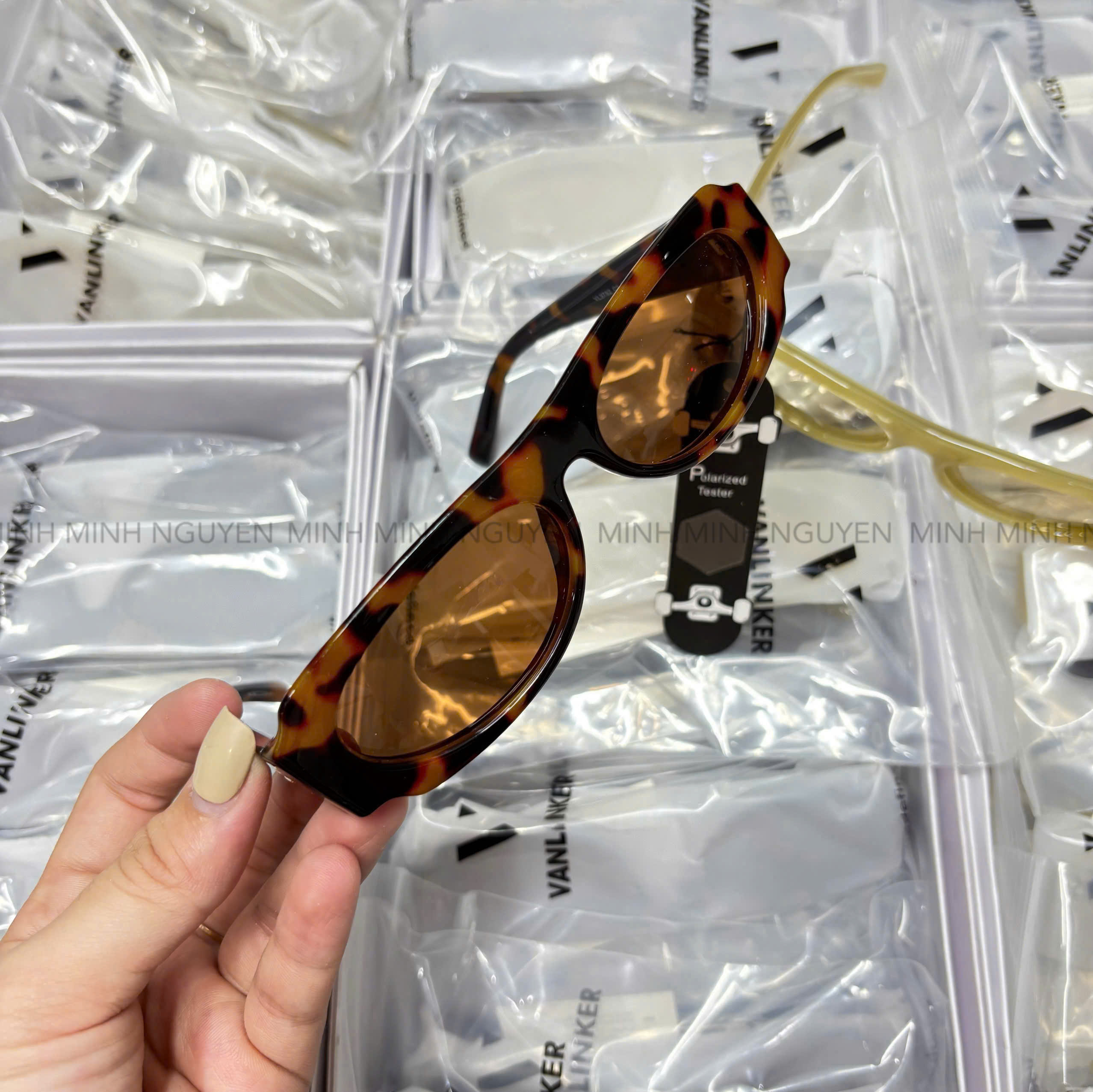 MAT KINH VANLINKER_thumbnail_1