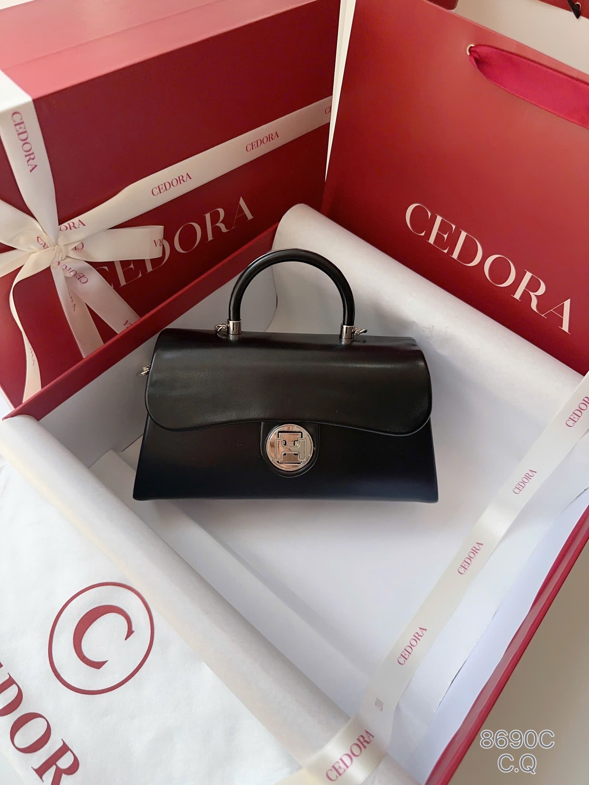 Túi CEDORA chữ H xoay size21.5 8690C