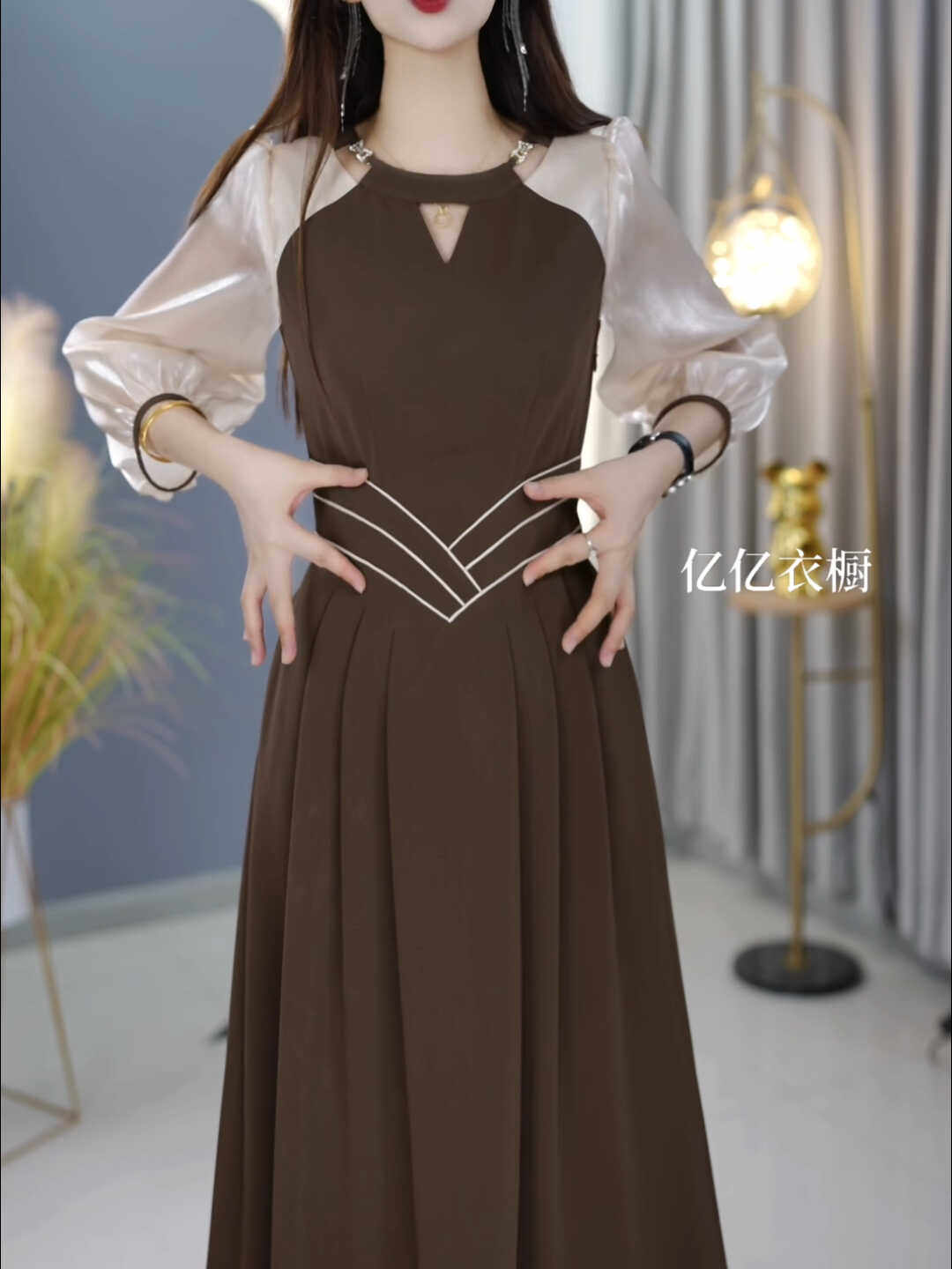 18404-Đầm xòe nâu phối tay voan trắng  viền eo cách điệu ( chất voan,lót thun , có túi)_thumbnail_3