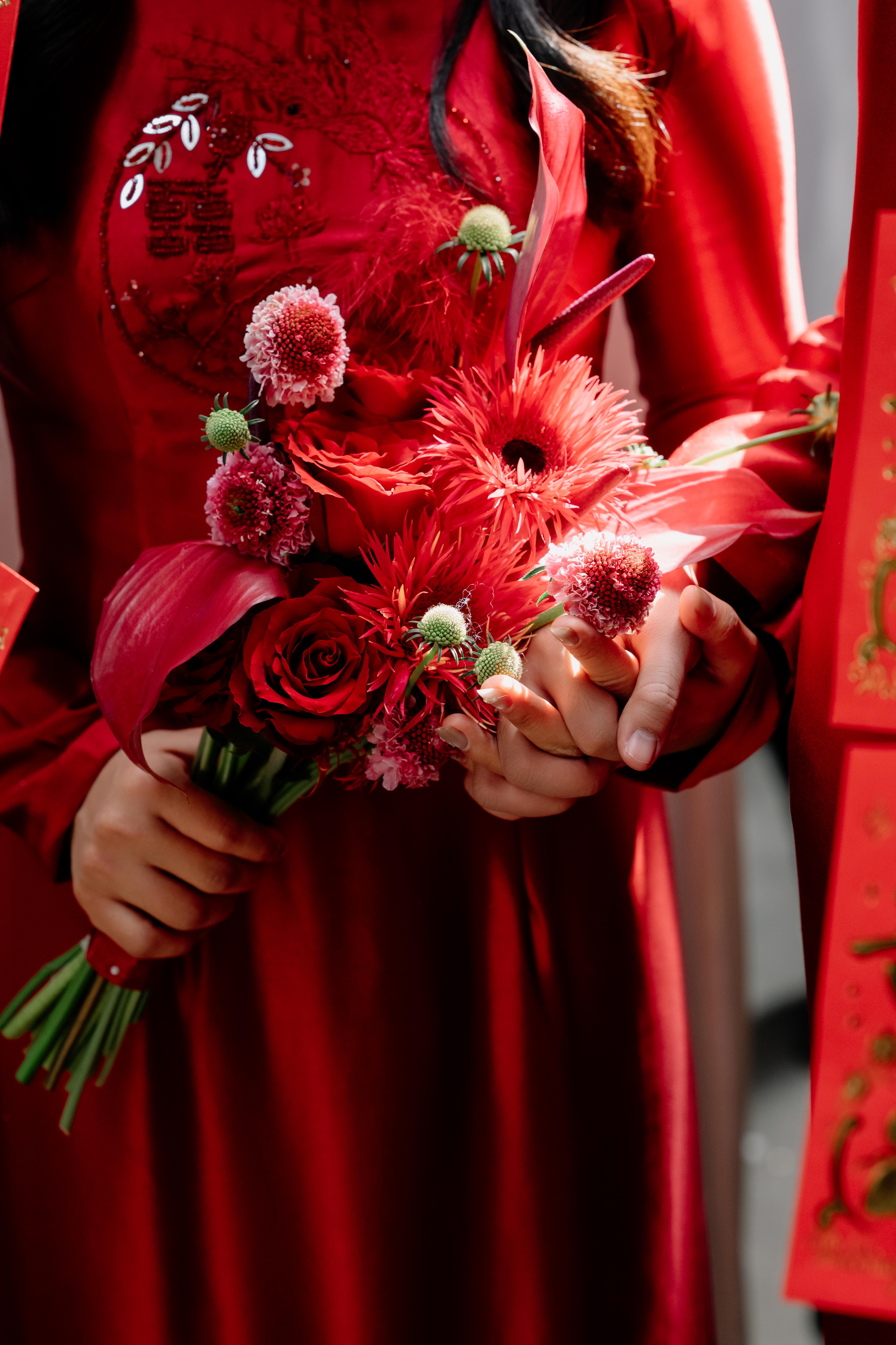 Hoa ăn hỏi tone đỏ - Hồng môn, đồng tiền kim, Scabiosa